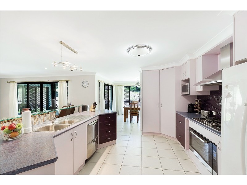 10 Debbie Court, Highfields QLD 4352