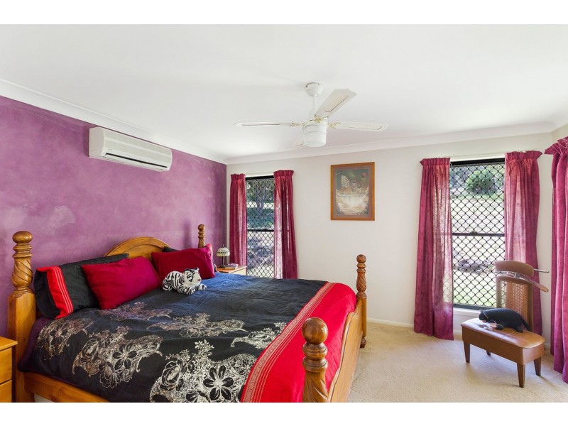 10 Debbie Court, Highfields QLD 4352