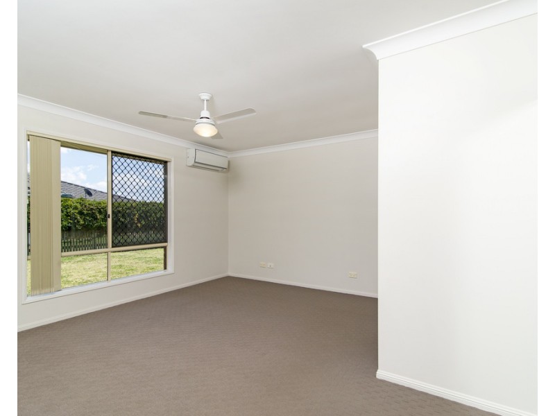11 Barton Street, Middle Ridge QLD 4350