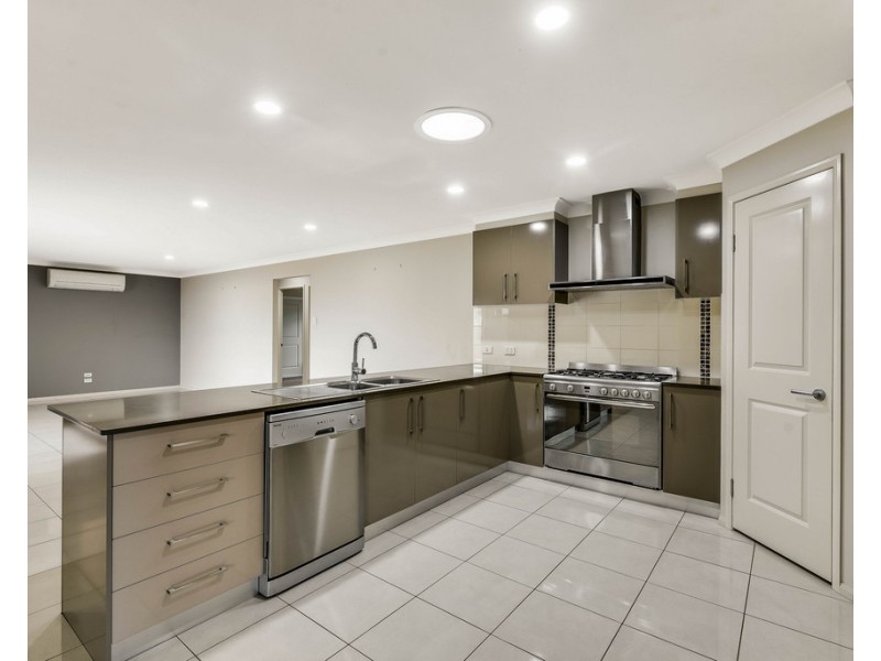 1 Punter Close, Glenvale QLD 4350