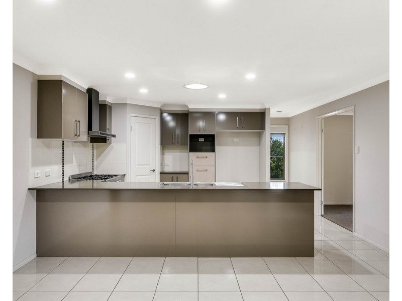 1 Punter Close, Glenvale QLD 4350