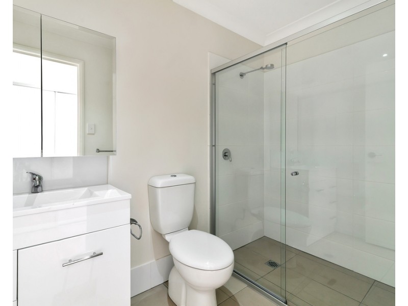 Unit 2/42 Carlin Street, Glenvale QLD 4350