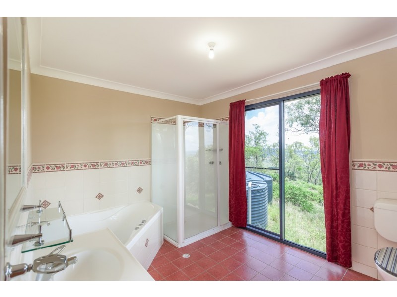 11 Nargoon Street, Meringandan West QLD 4352