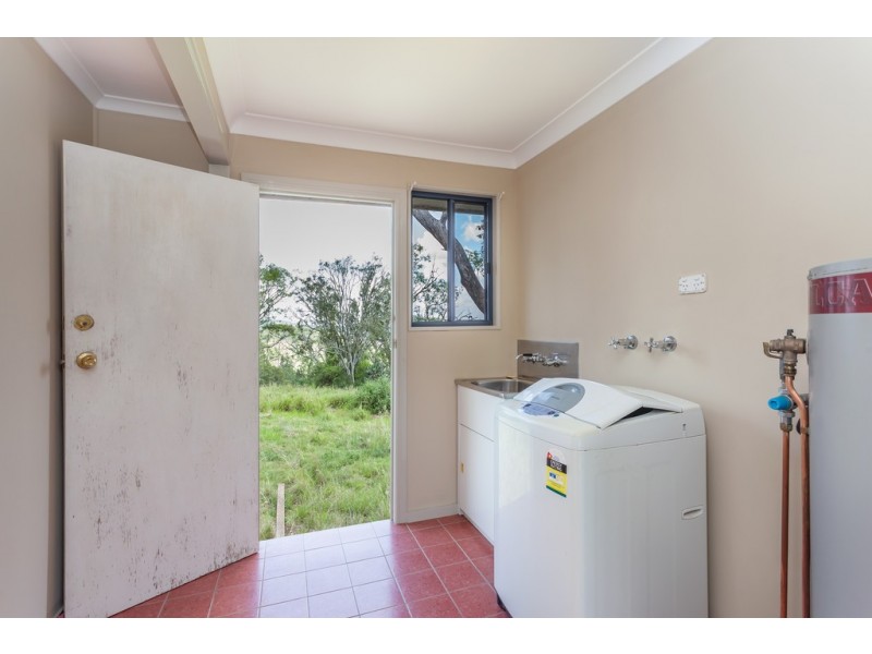 11 Nargoon Street, Meringandan West QLD 4352