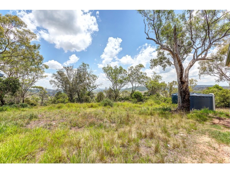 11 Nargoon Street, Meringandan West QLD 4352