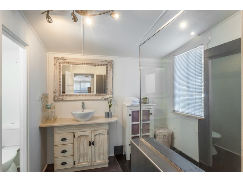 5 Bruntnell Street, Kearneys Spring QLD 4350