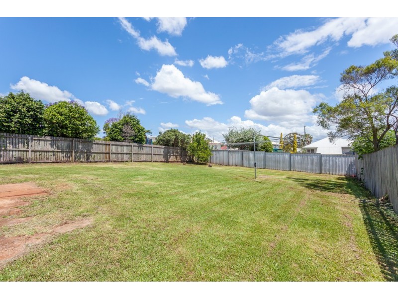 8 Walsh Street, Harlaxton QLD 4350