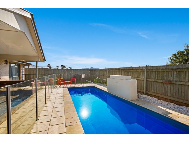 13 Nash Drive, Glenvale QLD 4350