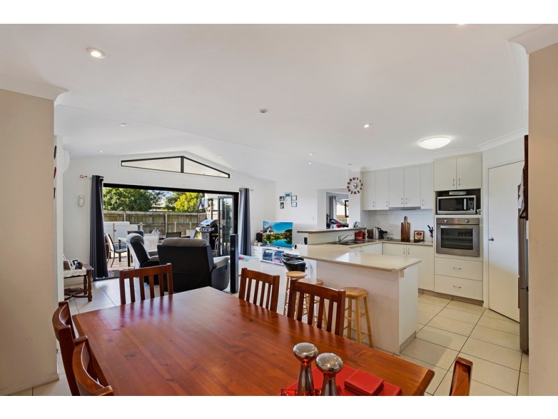 13 Nash Drive, Glenvale QLD 4350