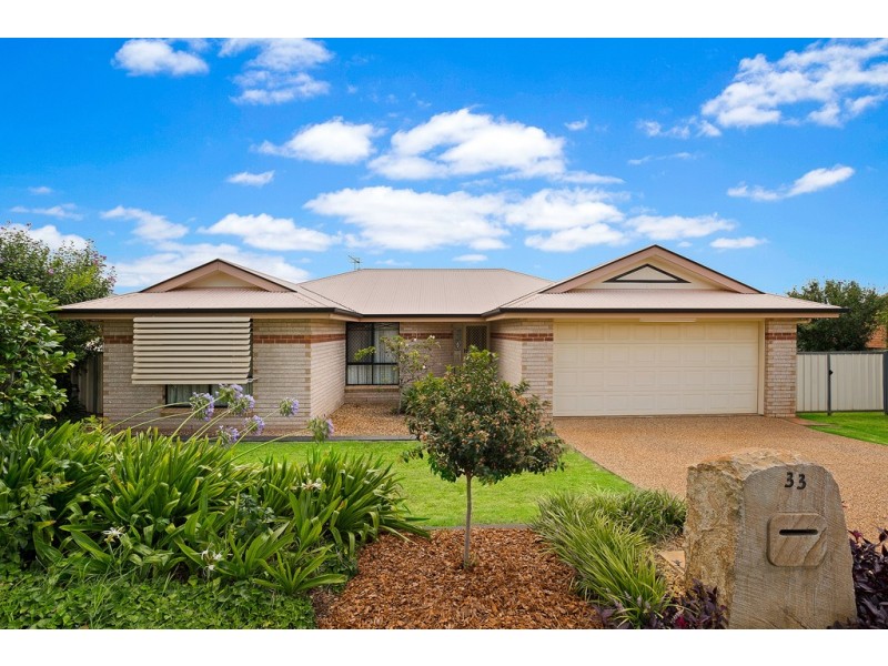 33 Fry Street, Middle Ridge QLD 4350