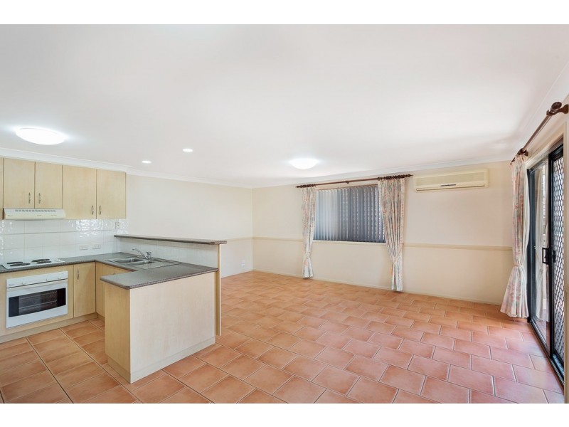 33 Fry Street, Middle Ridge QLD 4350