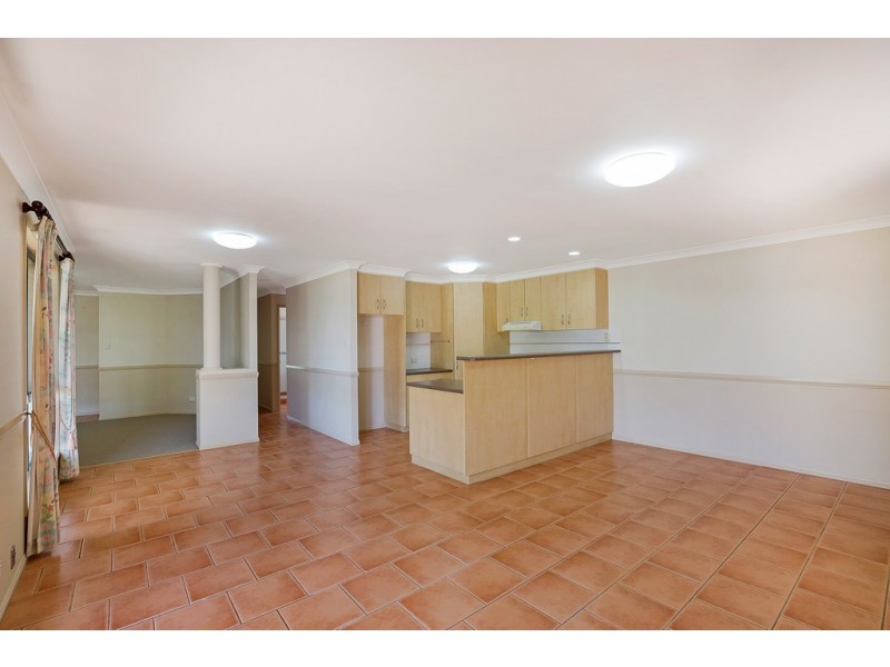 33 Fry Street, Middle Ridge QLD 4350