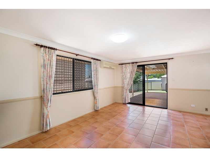 33 Fry Street, Middle Ridge QLD 4350