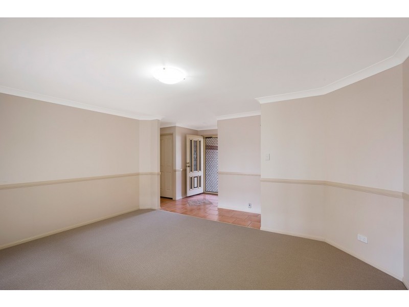 33 Fry Street, Middle Ridge QLD 4350