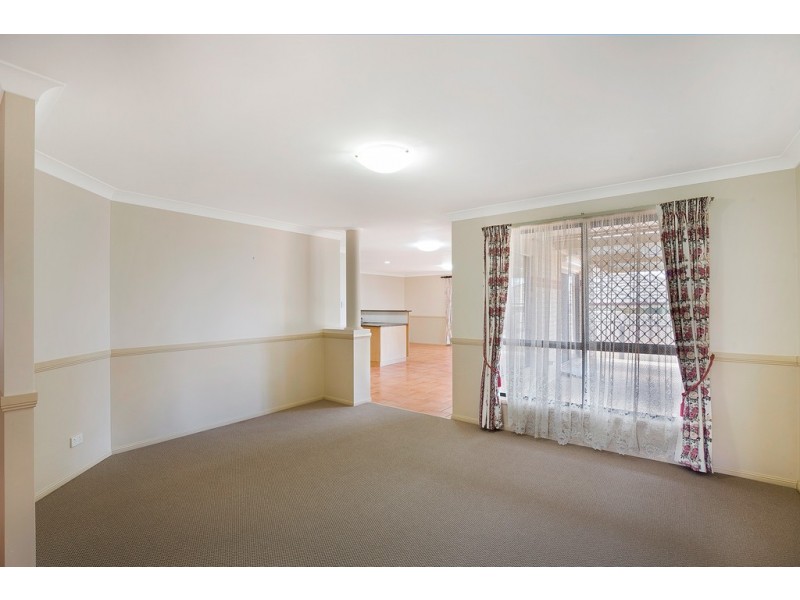 33 Fry Street, Middle Ridge QLD 4350