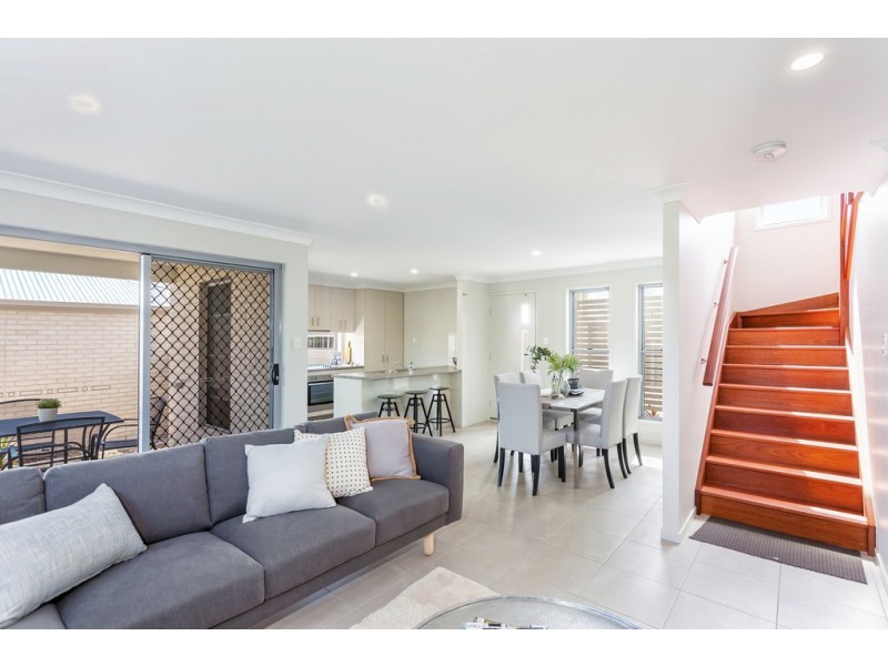 6 Swallow Court, Newtown QLD 4350