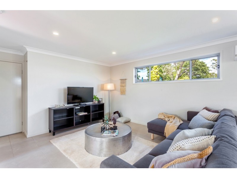 6 Swallow Court, Newtown QLD 4350