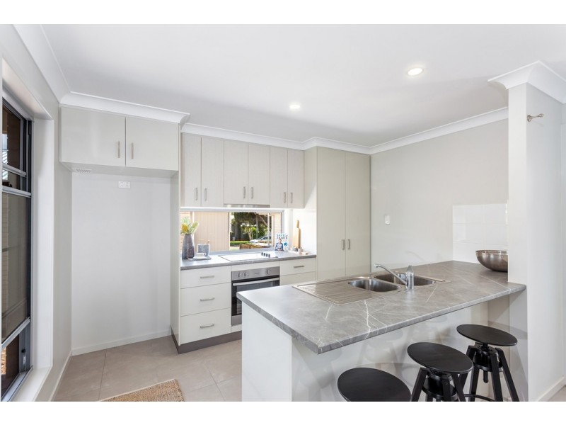 6 Swallow Court, Newtown QLD 4350