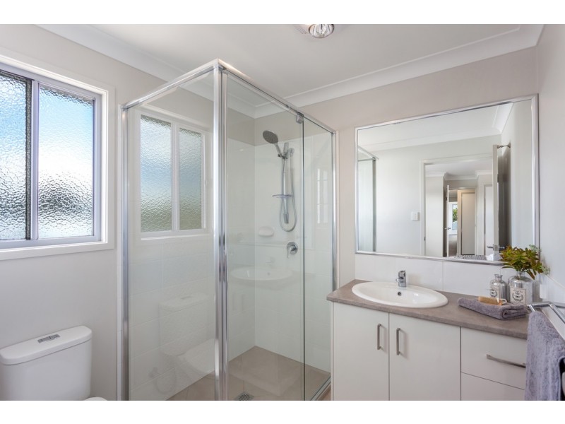 6 Swallow Court, Newtown QLD 4350