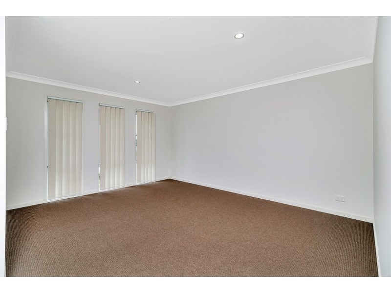 25 Cardamon Crescent, Glenvale QLD 4350