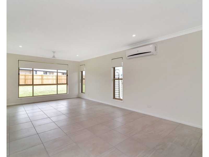 3 Bishop Street, Cambooya QLD 4358