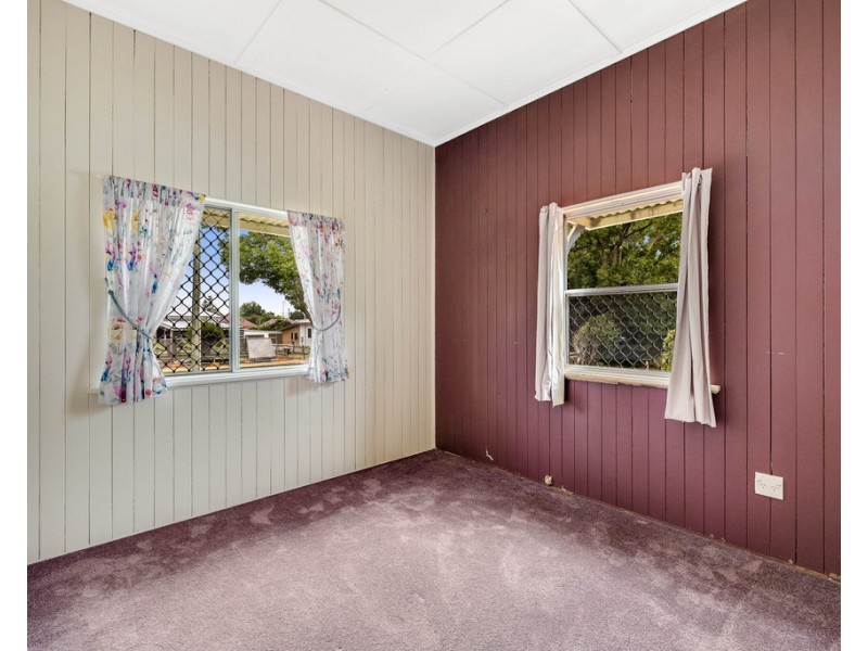 214 Russell Street, Newtown QLD 4350