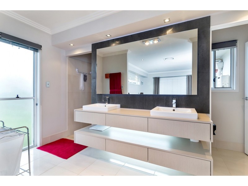 18 Beardsworth Court, Middle Ridge QLD 4350