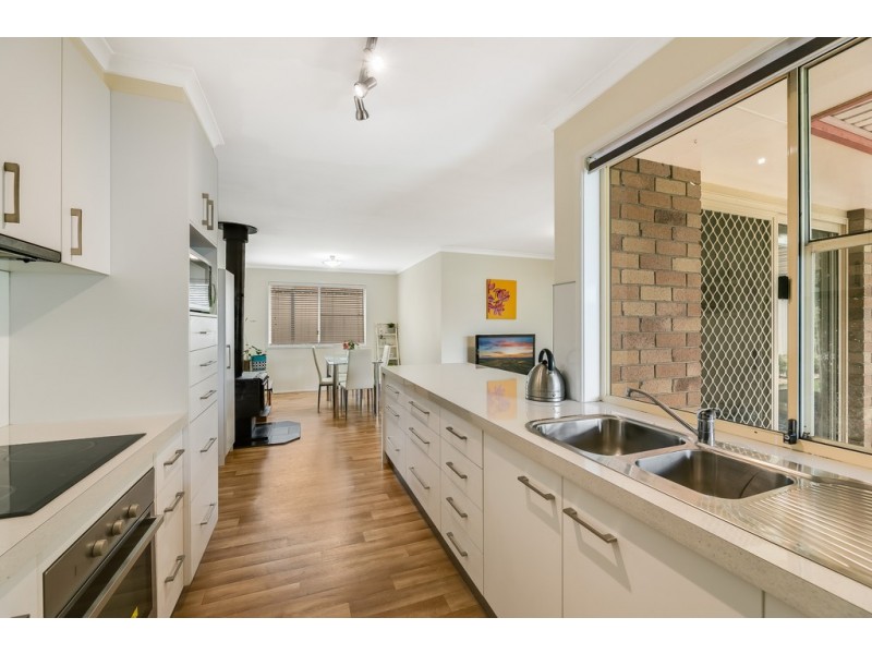 16 Lacebark Court, Glenvale QLD 4350