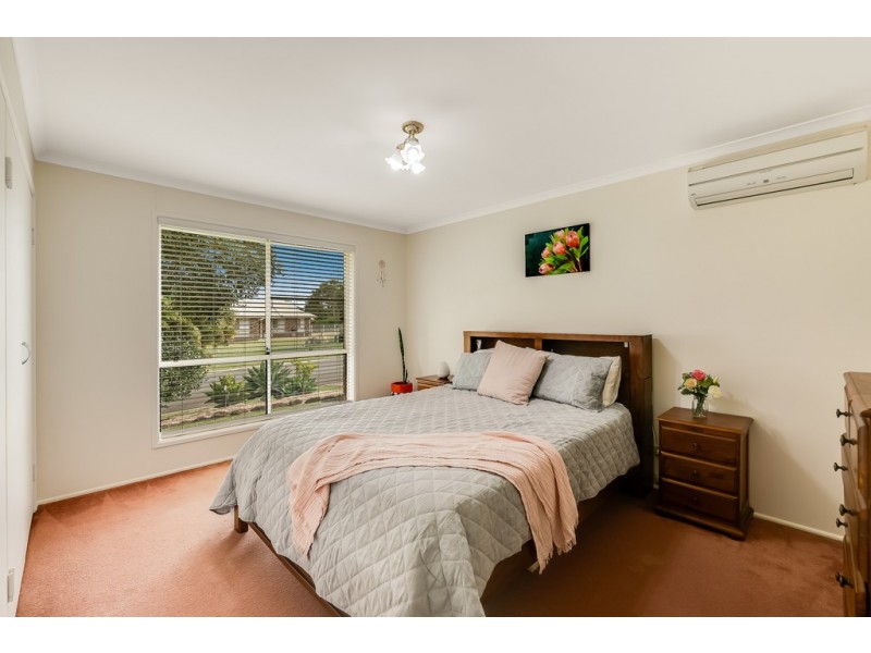 16 Lacebark Court, Glenvale QLD 4350