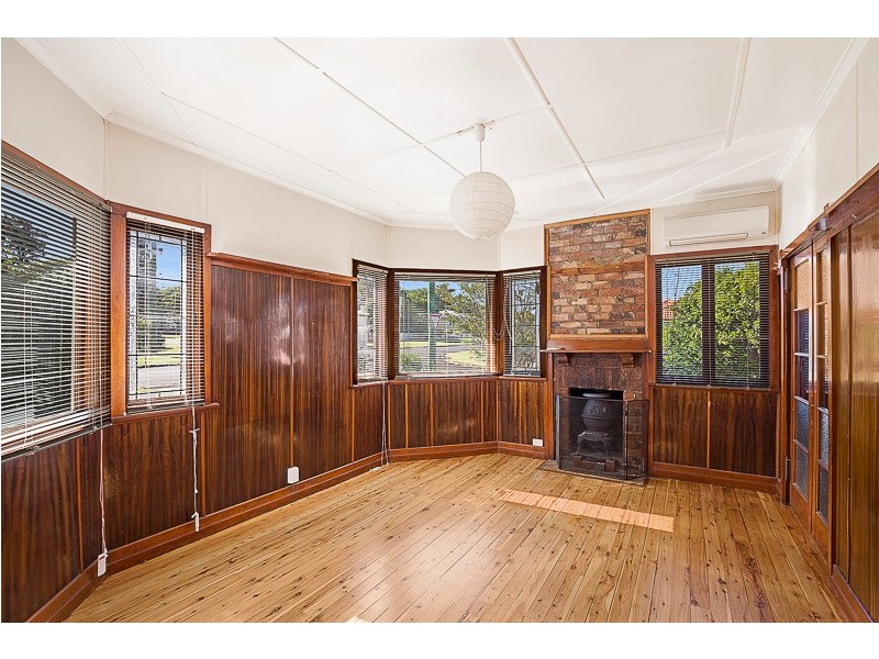 18 Lloyd Street, Harristown QLD 4350