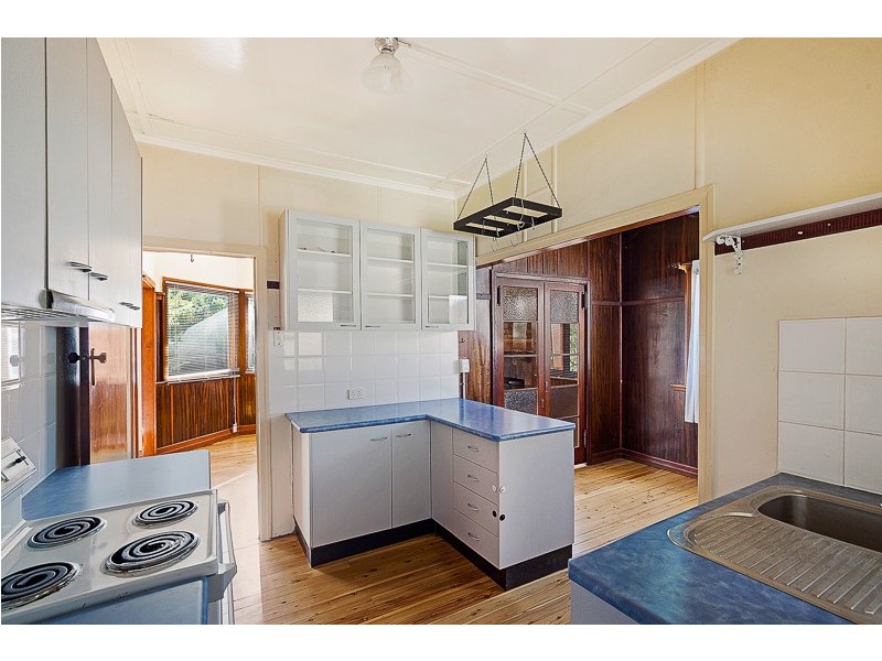 18 Lloyd Street, Harristown QLD 4350