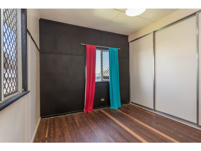 18 Lloyd Street, Harristown QLD 4350