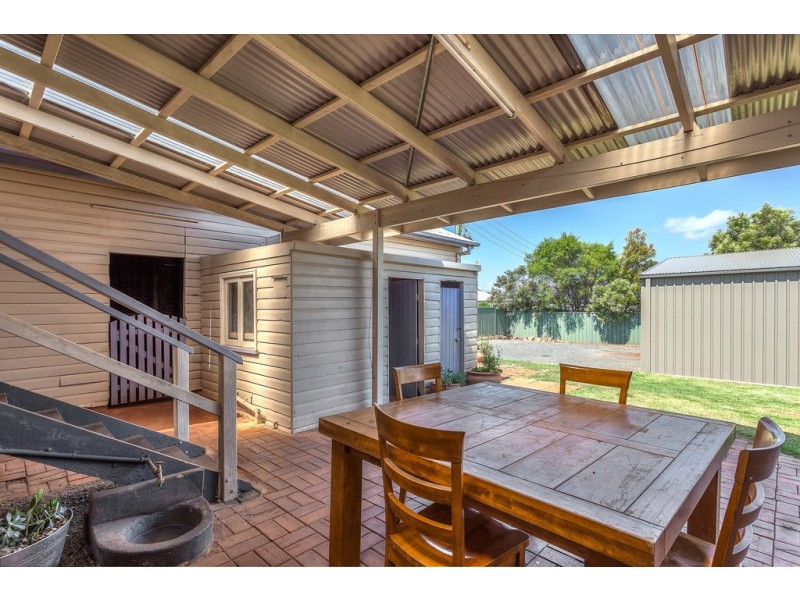 18 Lloyd Street, Harristown QLD 4350