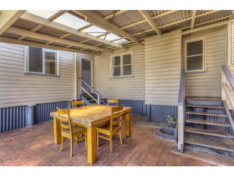 18 Lloyd Street, Harristown QLD 4350