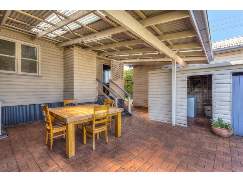 18 Lloyd Street, Harristown QLD 4350