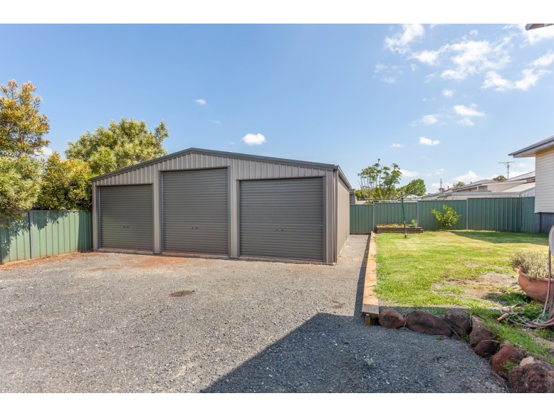 18 Lloyd Street, Harristown QLD 4350
