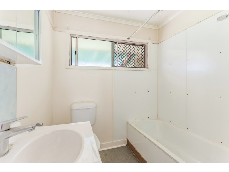 23 Rob Street, Newtown QLD 4350