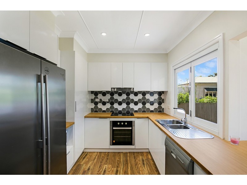 2 McCarthy Street, Newtown QLD 4350