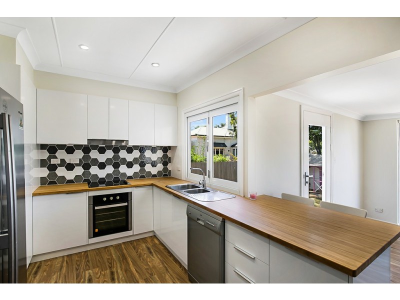 2 McCarthy Street, Newtown QLD 4350