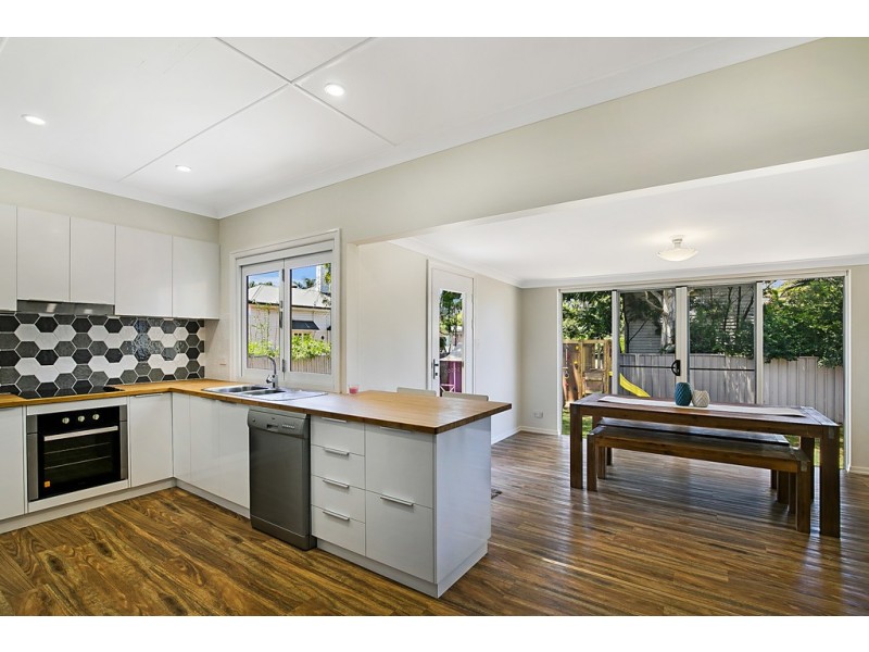 2 McCarthy Street, Newtown QLD 4350