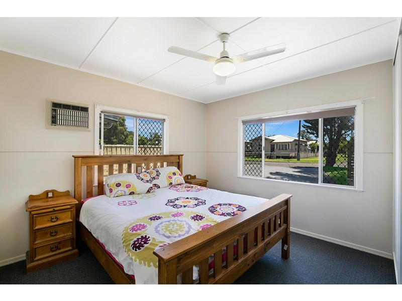 2 McCarthy Street, Newtown QLD 4350