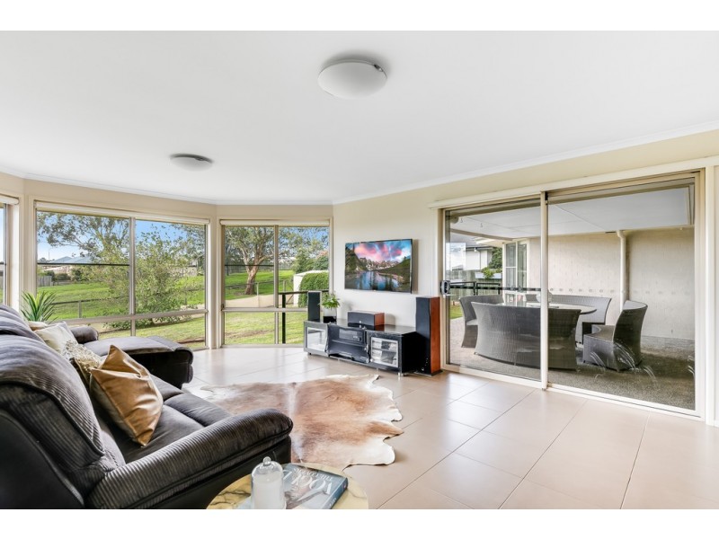7 Sunset Drive, Glenvale QLD 4350