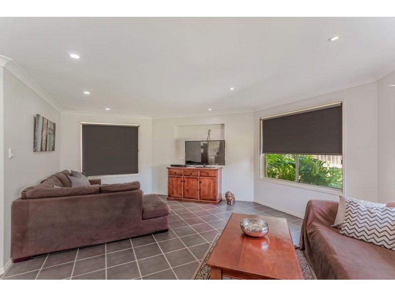 18 Sunset Drive, Glenvale QLD 4350