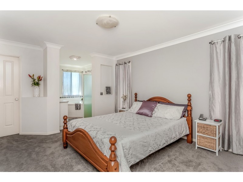 18 Sunset Drive, Glenvale QLD 4350