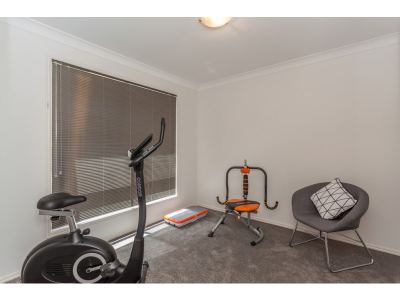 18 Sunset Drive, Glenvale QLD 4350