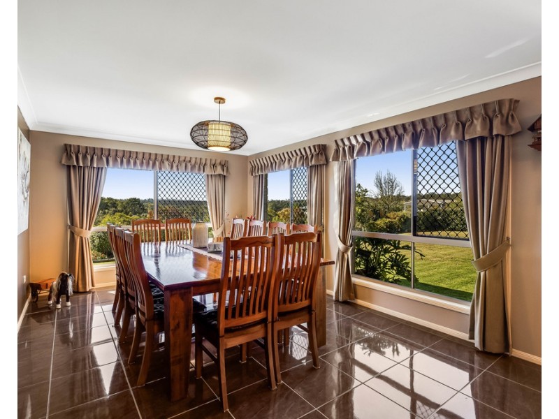 6 Parkview Place, Meringandan West QLD 4352