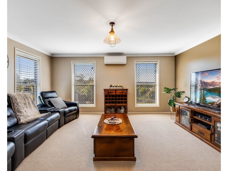 6 Parkview Place, Meringandan West QLD 4352