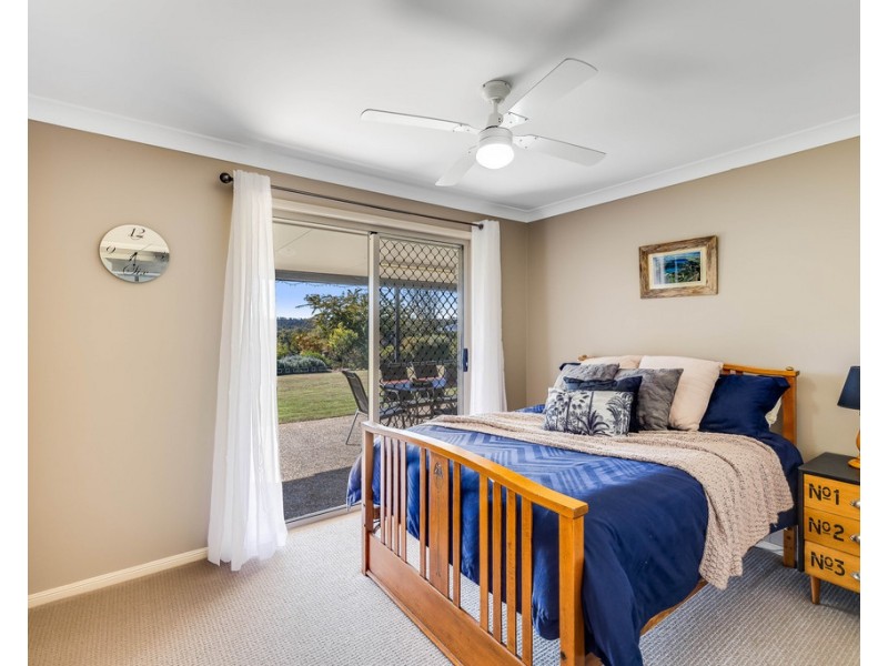 6 Parkview Place, Meringandan West QLD 4352