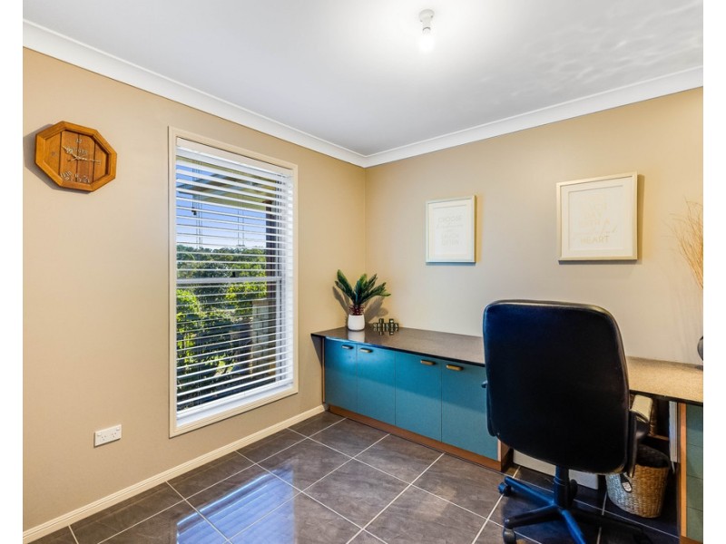 6 Parkview Place, Meringandan West QLD 4352