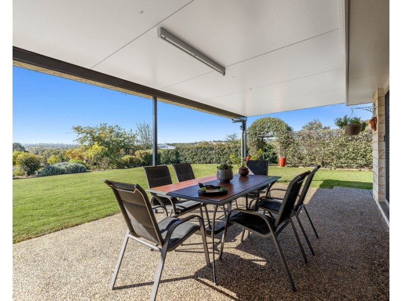 6 Parkview Place, Meringandan West QLD 4352